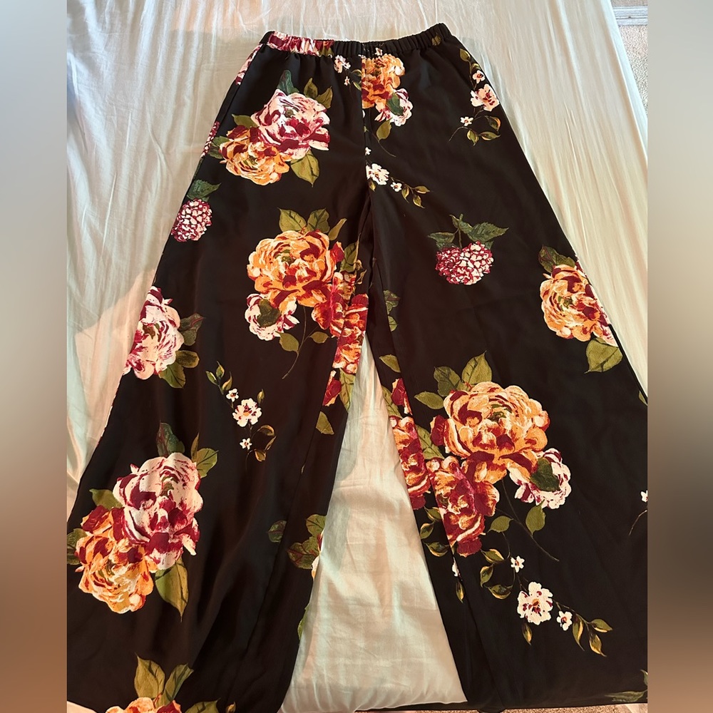 Feathers two piece outfit